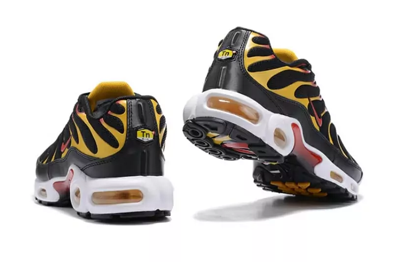 nike air max plus tn  homme noir jaune rouge3